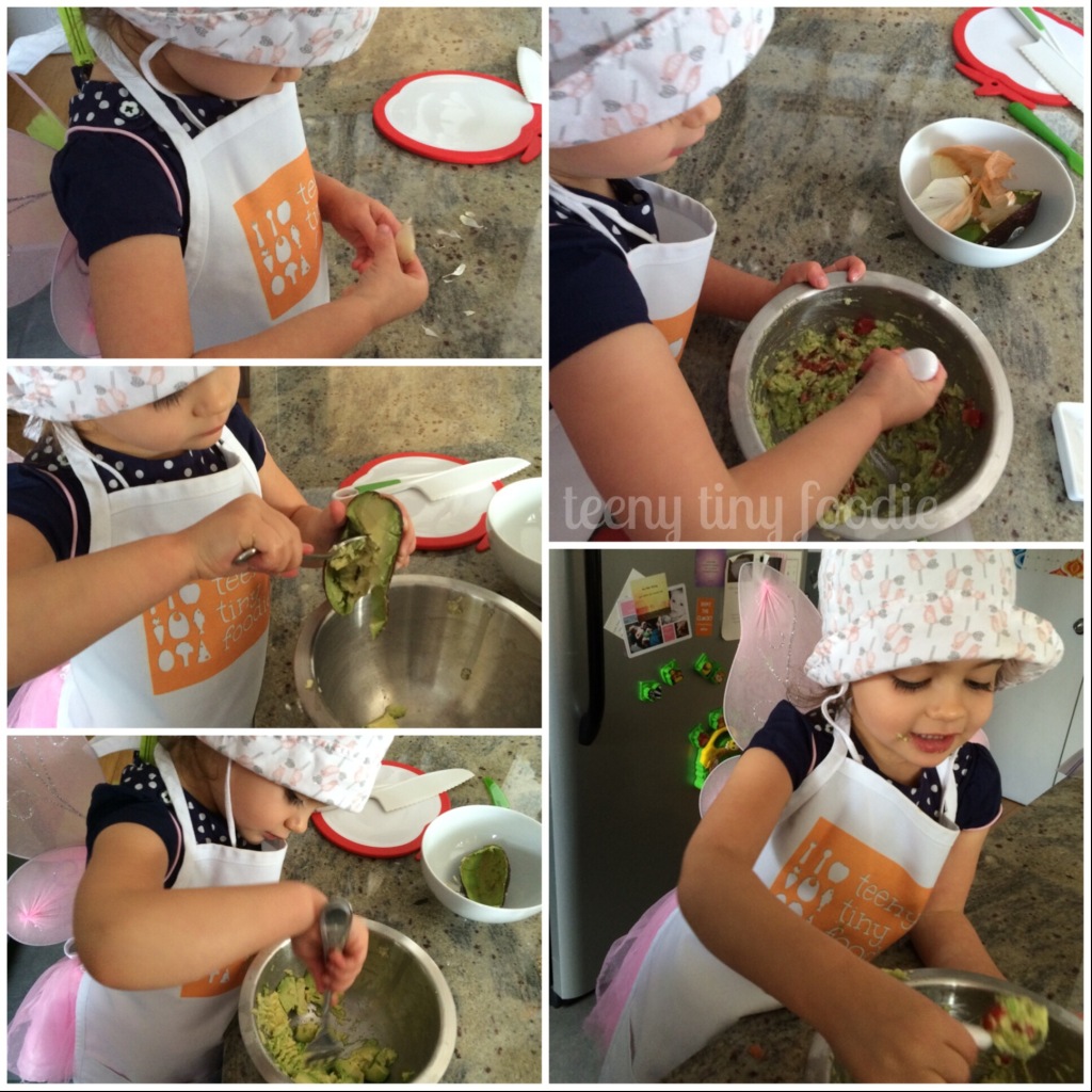 Homemade #guacamole is a #healthy and #delicious snack that kids can help make. It's so tasty they won't even realize they are eating their vegetables! recipe from teeny tiny foodie #kidsinthekitchen #KidsCookMonday