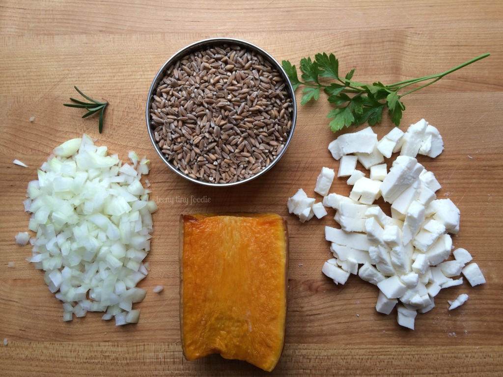 Farro with Butternut Squash from teeny tiny foodie is a delicious #vegetarian or #vegan addition to your #Thanksgiving dinner