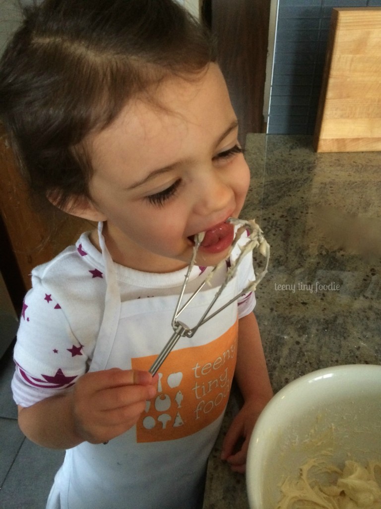 Carrot Cake Muffins with Very Vanilla Frosting by teeny tiny foodie are a #delicious #treat you can make with your kids. #kidsinthekitchen #toddlerscancook #KidsCookMonday