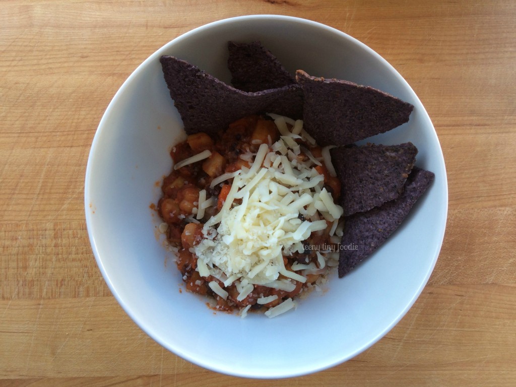 Sweet Potato Chili from teeny tiny foodie is an #easy #vegan #make #ahead #recipe for your #Superbowl #party!