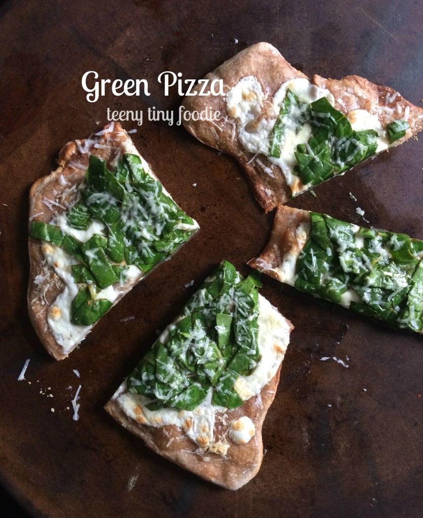 This Green Pizza from teeny tiny foodie is a #healthy #fast #vegetarian #recipe for a quick and tasty meal. It's just in time for #StPatricksDay too! 