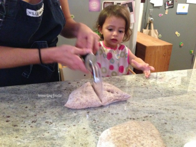 2 year olds can help make pizza! from teeny tiny foodie
